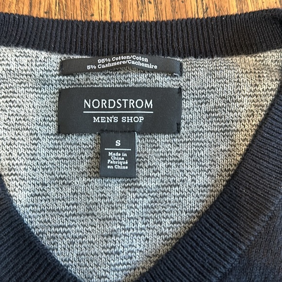 Nordstrom Cashmere Cotton Blend Men’s Black V-Neck Sweater Size Small - Picture 3 of 5
